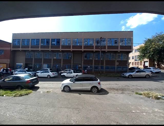 2,390M² WAREHOUSE FOR SALE IN JEPPESTOWN